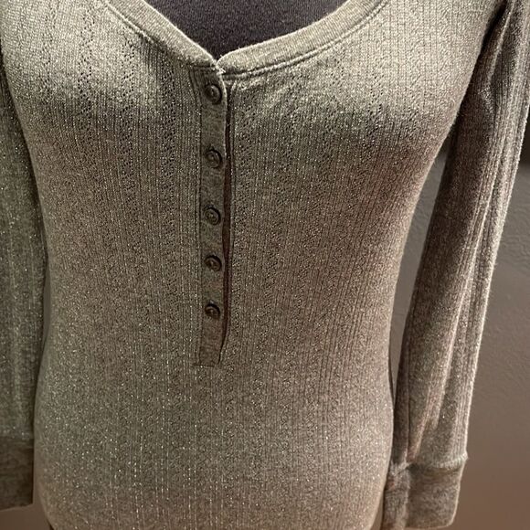 Victoria’s Secret gray sparkle Henley style sleep top. XS. - Picture 3 of 6